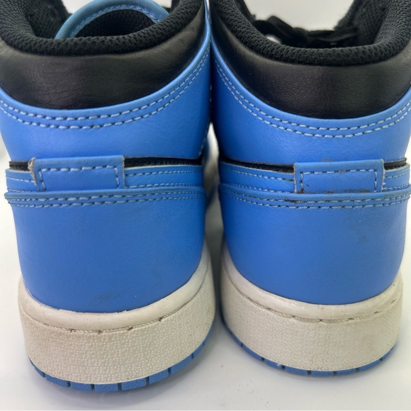 Nike Air Jordan 1 Mid University Blue Black DQ8423-401 Size 5Y 6.5W - Picture 5 of 8